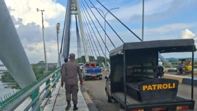 Parkir Liar Masih Bandel di Jembatan Barelang, Dishub Ancam Derek Kendaraan