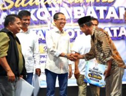 Program Amsakar-Li Claudia Banjir Apresiasi, Warga Nongsa Rasakan Manfaat Seragam Gratis hingga Beasiswa