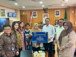 Haru! Wali Kota Batam Serahkan Santunan Rp248 Juta kepada Keluarga ASN yang Gugur Saat Bertugas