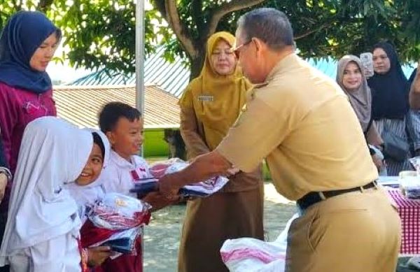 Seragam Sekolah Gratis Batam Segera Dibagikan, Siswa SD-SMP Dapat 2 Set Lengkap dengan Atribut