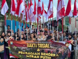 Sambut HUT ke-81 RI, Ditsamapta Polda Kepri Bagikan Ratusan Bendera dan Sembako di Kampung Tua Batu Merah