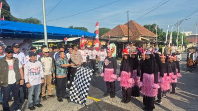 Polsek Belakang Padang Kawal Lomba Gerak Jalan, Pastikan Perayaan HUT ke-81 RI Berlangsung Aman