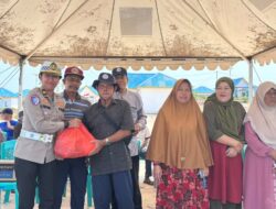 Minggu Kasih, Polwan Polresta Barelang Berbagi Bingkisan untuk Lansia di Rempang