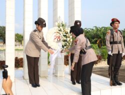 Jelang Hari Jadi Polwan ke-78, Polwan Polresta Barelang Ziarah ke Makam Pahlawan