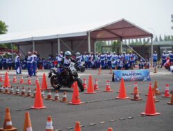 Teknik Menikung Motor yang Tepat, Kapan Badan Harus Ikut Miring?