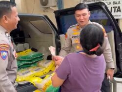 Pasar Murah Polsek Lubuk Baja dan Bulog, 65 Sak Beras SPHP Dibeli Warga