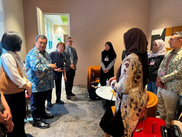 Cetak Sejarah! 12 Perawat Indonesia Resmi Bekerja di Rumah Sakit Swasta Malaysia, Buka Peluang Karier Baru