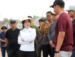 Tak Mau Banjir Terus Menghantui Batam, Li Claudia Langsung Cek Drainase hingga Jalan