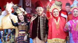 Batam Geger! Puluhan Ribu Warga Tumpah Ruah Saksikan Pawai Budaya Nusantara, 10.000 Peserta Ramaikan Jalanan
