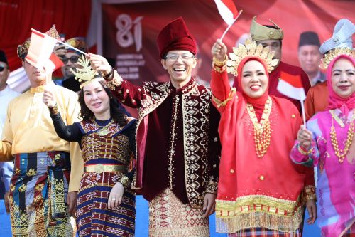 Batam Geger! Puluhan Ribu Warga Tumpah Ruah Saksikan Pawai Budaya Nusantara, 10.000 Peserta Ramaikan Jalanan