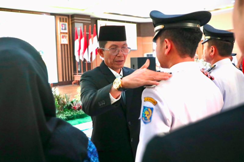 Amsakar Lantik 311 Pejabat Pemko Batam, ASN yang Nongkrong di Kedai Kopi Saat Jam Kerja Bakal Disanksi