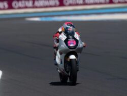 Veda Ega Pratama Bikin Bangga! Start P16, Pembalap Indonesia Ini Meroket ke P9 di Moto3 Inggris 2026