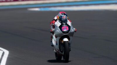 Veda Ega Pratama Bikin Bangga! Start P16, Pembalap Indonesia Ini Meroket ke P9 di Moto3 Inggris 2026