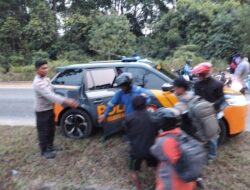Pengendara Motor Kecelakaan di Kabil, Polsek Nongsa Gerak Cepat Beri Pertolongan