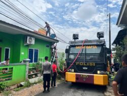 Pasokan Air Terganggu, Polresta Barelang Salurkan 6.000 Liter Air Bersih ke Warga Sagulung