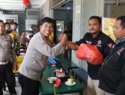 Polsek Bengkong Salurkan 40 Paket Sembako untuk Komunitas Driver Online