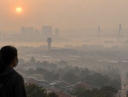 Kabut Asap Selimuti Batam, PM2.5 Capai 82,9 µg/m³, Warga Diminta Waspada