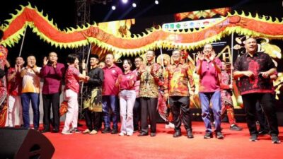 Amsakar dan Li Claudia Hadiri Puncak Mooncake Festival Batam, Ribuan Warga Tumpah Ruah di Bumi Indah