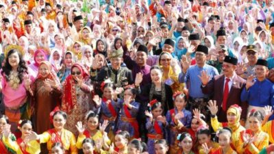 Hari Jadi Kepri, Pegawai hingga Swasta di Batam Diimbau Pakai Baju Kurung Melayu