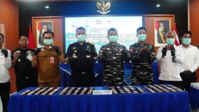 Speedboat Kabur, Tas Dibuang ke Laut! TNI AL Temukan 240 Cartridge Vape Mengandung Etomidate di Karimun