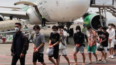 Terlibat Love Scamming di Batam, 40 WNA Vietnam Akhirnya Dideportasi dari Indonesia