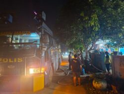 Warga Tanjung Piayu Butuh Air Bersih, Samapta Polresta Barelang Turun Bantu Distribusi